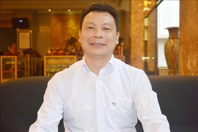 Tiến sĩ Nguyễn Duy Thụy, Viện trưởng Viện Khoa học xã hội vùng Tây Nguyên góp ý nhiều ý kiến tâm huyết về phát triển kinh tế - xã hội vùng đồng bào dân tộc thiểu số. Ảnh: Hoài Thu – TTXVN