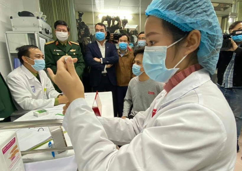 Đối tượng nào được tiêm vaccine phòng COVID-19 đầu tiên tại Việt Nam?