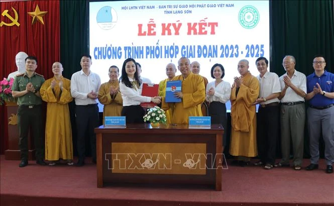Hướng hoạt động an sinh đến với đồng bào nghèo vùng biên giới
