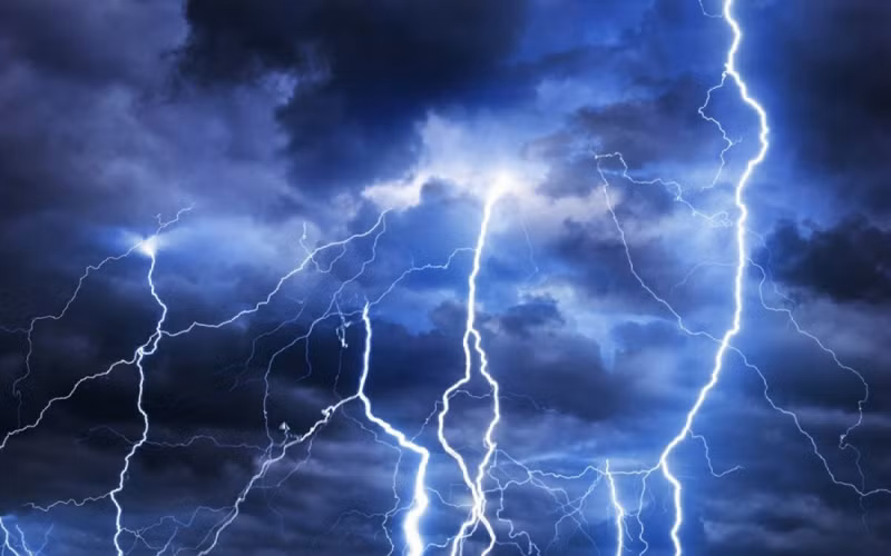 Hai vợ chồng bị sét đánh tử vong trên rẫy ở Kon Tum