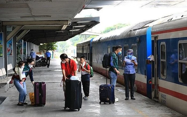 Chạy thêm nhiều tàu phục vụ nhu cầu tăng cao dịp Tết Dương lịch 2023