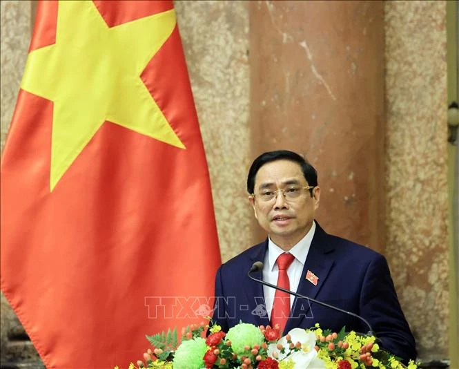Đổi mới cơ chế quản lý tài chính, thu nhập gắn với đặc thù của cơ quan quản lý hành chính Nhà nước