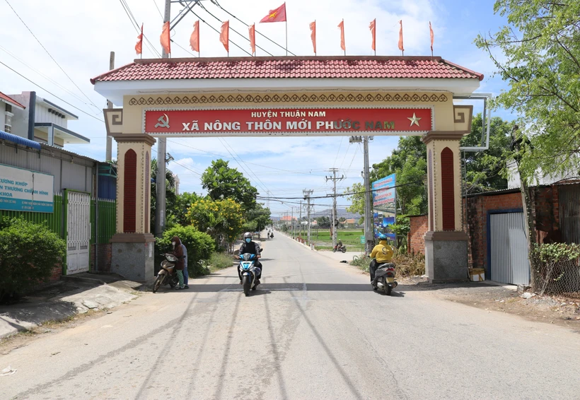 Đường vào xã nông thôn mới Phước Nam (huyện Thuận Nam, tỉnh Ninh Thuận). Ảnh: Nguyễn Thành – TTXVN