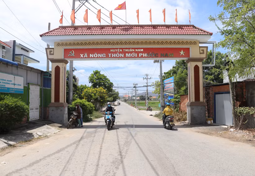 Đường vào xã nông thôn mới Phước Nam (huyện Thuận Nam, tỉnh Ninh Thuận). Ảnh: Nguyễn Thành – TTXVN