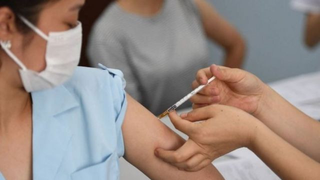 Tăng cường tiêm vaccine phòng COVID-19 mũi 3, mũi 4 cho cán bộ, công nhân viên