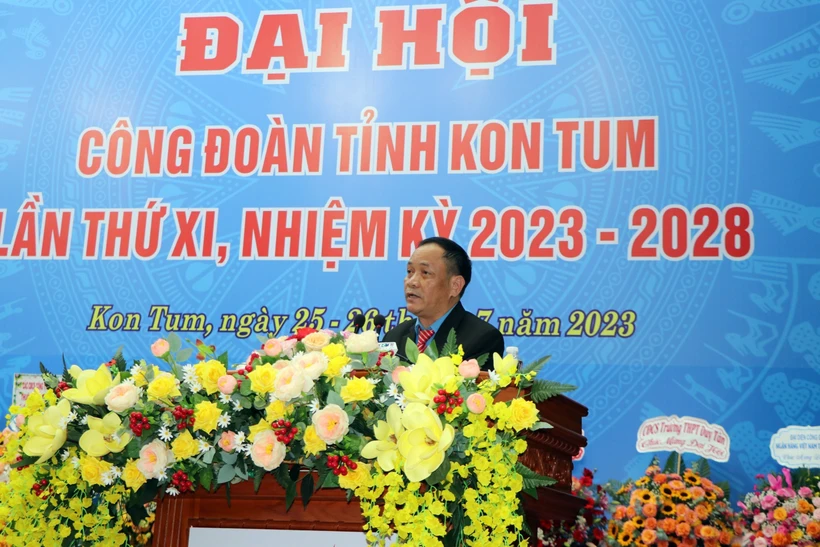 Đồng chí Rơ Chăm Long tái đắc cử Chủ tịch Liên đoàn Lao động tỉnh Kon Tum nhiệm kỳ 2023-2028. Ảnh: Khoa Chương - TTXVN
