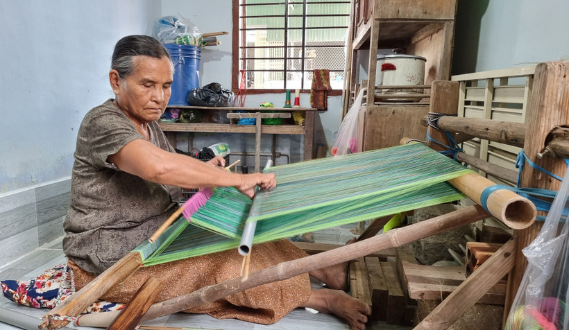 Bảo tồn, phát triển nghề dệt thổ cẩm của đồng bào Chăm