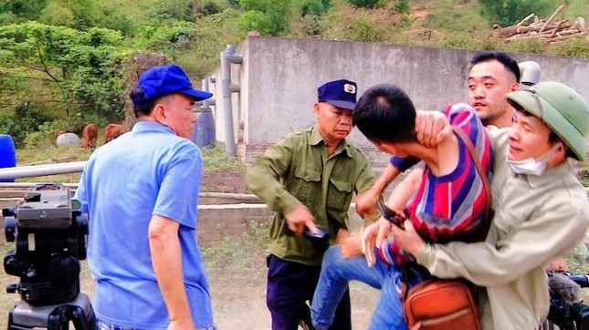 Đề nghị Công an tỉnh Hòa Bình điều tra làm rõ các đối tượng hành hung nhà báo