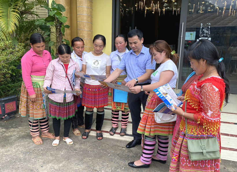 Nhờ có bảo hiểm y tế, người dân huyện vùng cao Văn Chấn (Yên Bái) được tiếp cận các dịch vụ khám chữa bệnh hiện đại ngay tại Trung tâm Y tế huyện. Ảnh: Việt Dũng - TTXVN