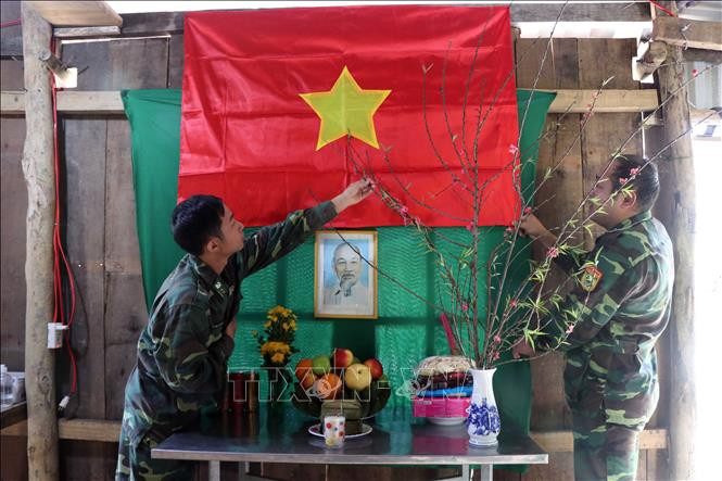 Bước chân người lính Biên phòng trong mùa Xuân biên cương