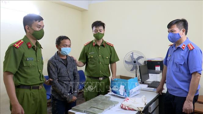 Bắt đối tượng Giàng Bả Dế vận chuyển ma túy