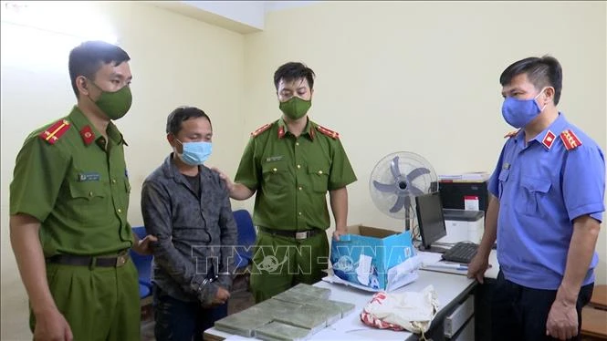 Bắt đối tượng Giàng Bả Dế vận chuyển ma túy