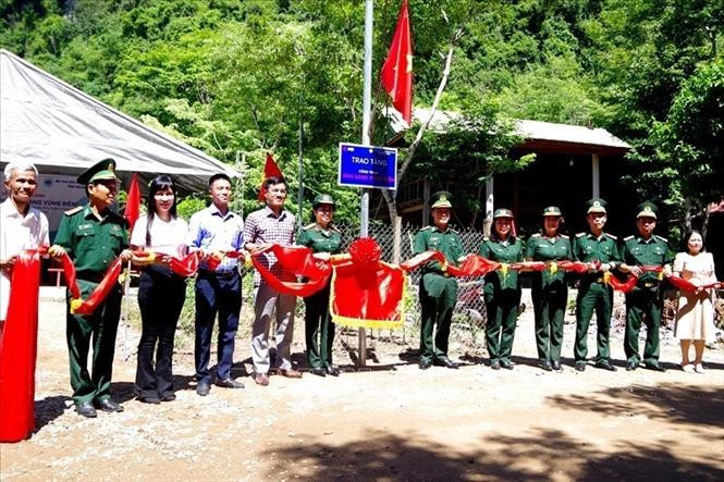 Đưa vào sử dụng công trình "Ánh sáng vùng biên" cho đồng bào dân tộc ở Quảng Bình