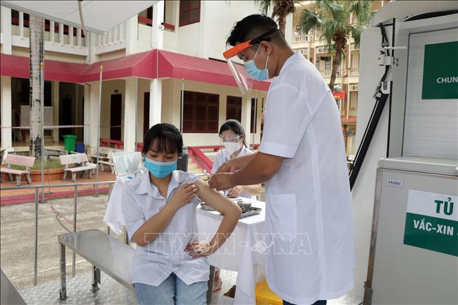 Các địa phương căn cứ tình hình dịch và nguồn vaccine COVID-19 để tiêm cho trẻ từ 12-17 tuổi