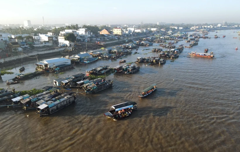 Một góc chợ nổi Cái Răng, điểm nhấn độc đáo, đặc trưng miền Tây sông nước ở Cần Thơ. Ảnh: Ánh Tuyết - TTXVN