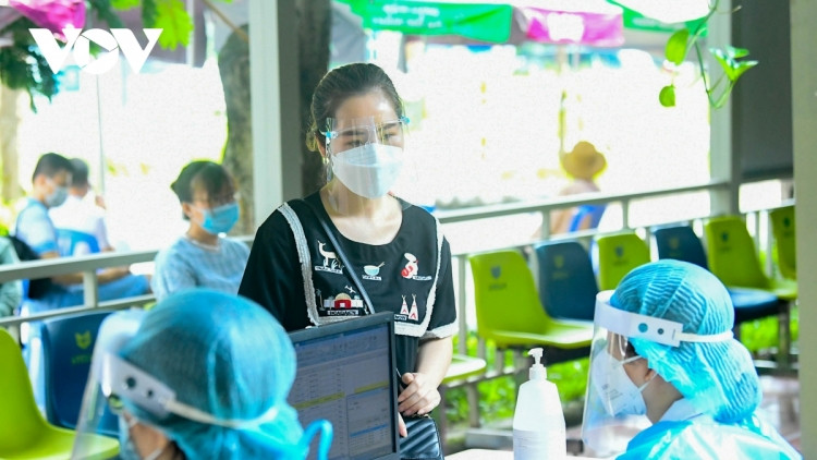Dịch COVID-19: Ngày 12/4, cả nước ghi nhận 22.804 ca mắc mới, hơn 202.000 ca khỏi bệnh