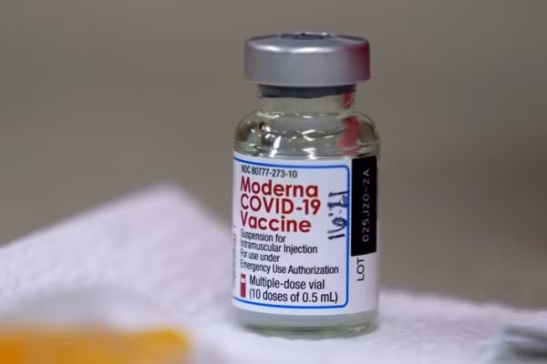Bộ Y tế phê duyệt có điều kiện vaccine COVID-19 Moderna