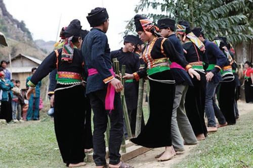Dân tộc La Ha