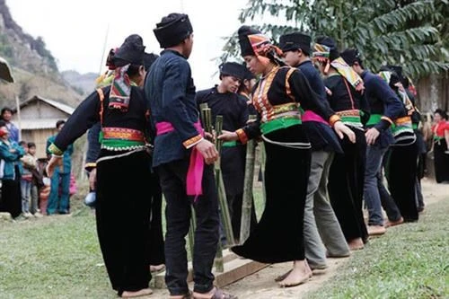 Dân tộc La Ha
