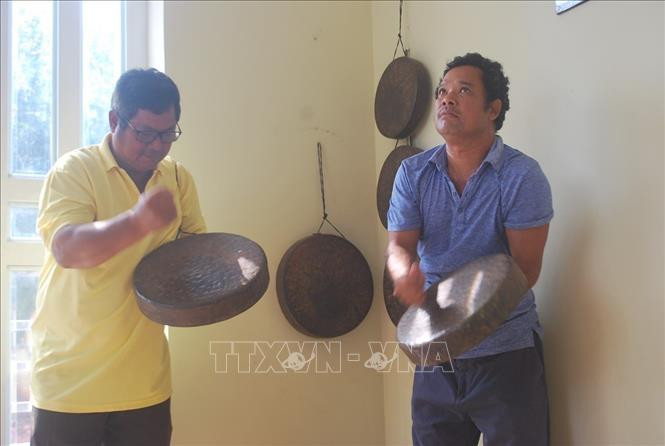 Bộ cồng, chiêng tại gia đình ông Lít. Ảnh: K GỬIH -TTXVN