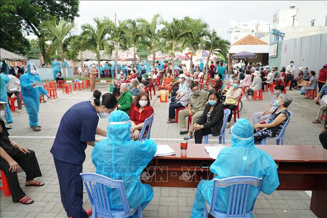 Dịch COVID-19: Thêm lực lượng y bác sỹ "tinh nhuệ" từ Hà Nội chi viện cho Thành phố Hồ Chí Minh