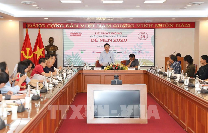 Tổ chức lễ trao Giải thưởng thiếu nhi Dế Mèn lần đầu tiên vào ngày 29/9