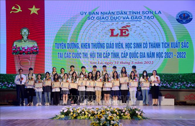 Sơn La tuyên dương giáo viên, học sinh có thành tích xuất sắc
