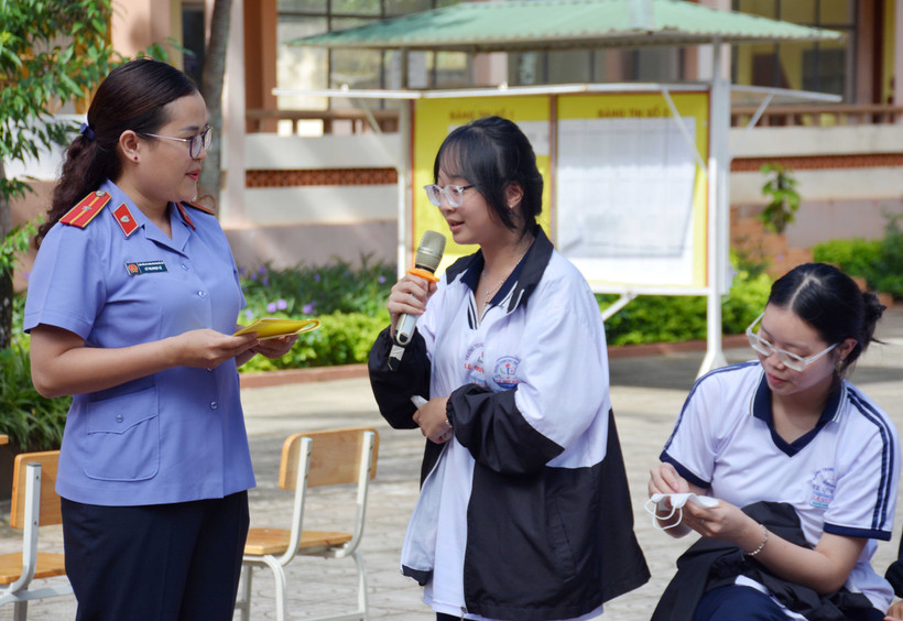 Hướng học sinh đến tình bạn đẹp để ngăn chặn bạo lực học đường