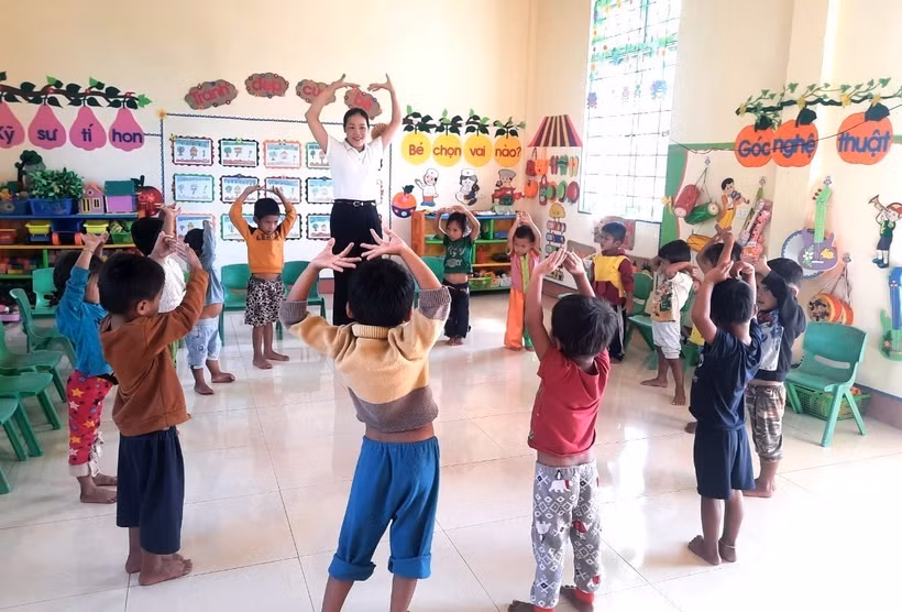 Nghị lực và tấm lòng của cô giáo Nguyễn Thị Hồng Nhung nơi đại ngàn Trường Sơn 