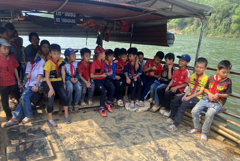Tròng trành con chữ ở làng Bèo Bọt