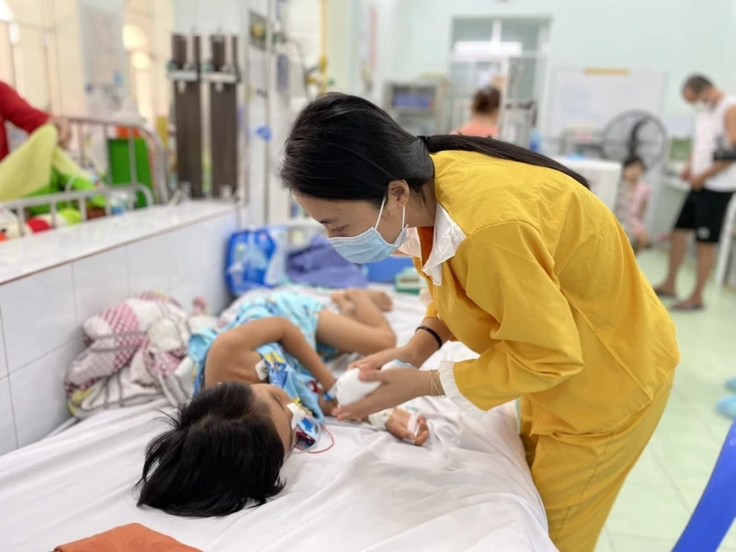 Trẻ đã mắc COVID-19 có cần tiêm chủng?