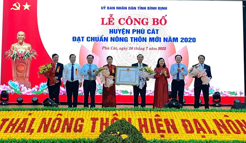 Bình Định tổ chức lễ công bố huyện Phù Cát đạt chuẩn nông thôn mới