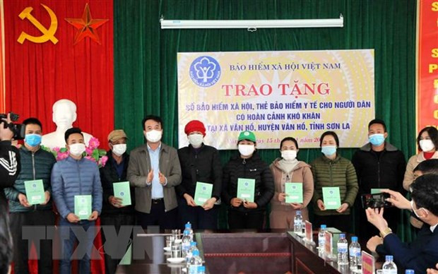 Bảo hiểm Xã hội Việt Nam mang Tết ấm đến với người nghèo Xuân Nhâm Dần 2022