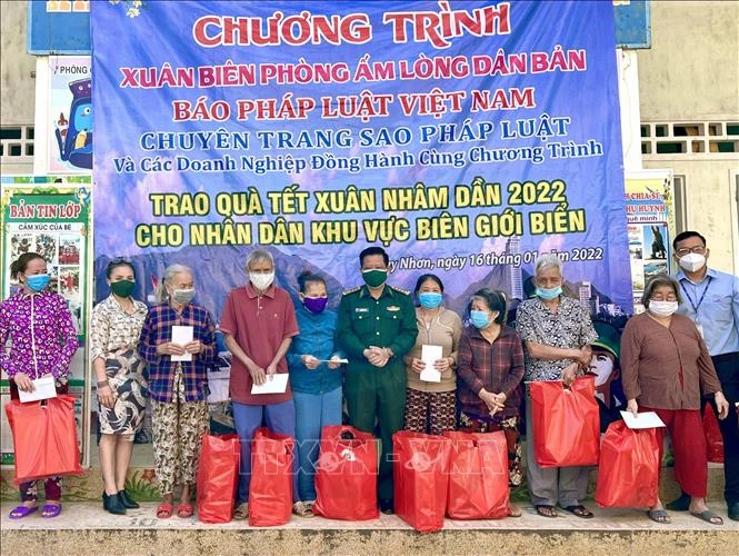 Bình Định tổ chức chương trình "Xuân Biên phòng, ấm lòng dân bản"