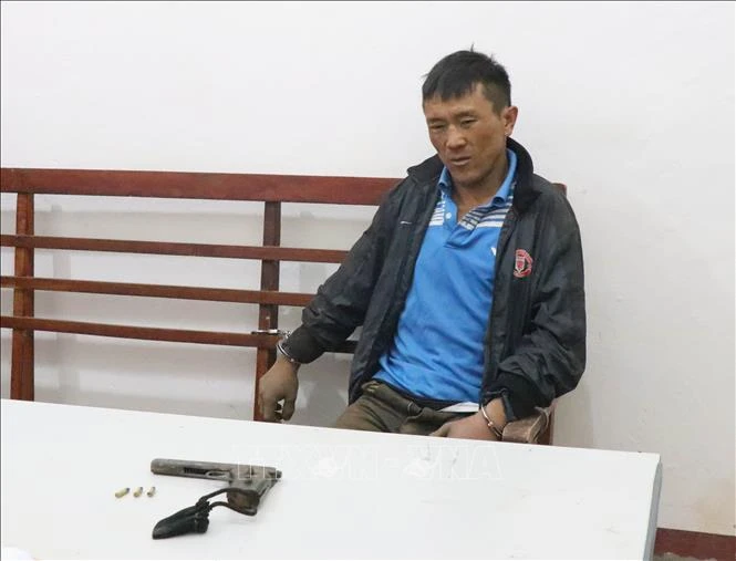 Đối tượng Sềnh A Ly tại cơ quan điều tra. Ảnh: Xuân Tiến - TTXVN