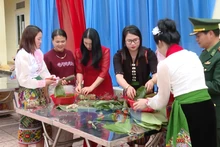 Ấm lòng dân bản ngày Xuân