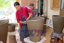 Bảo tồn, nâng tầm di sản văn hóa gốm Chăm