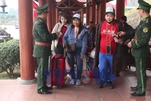 Cửa khẩu quốc tế Hữu Nghị sôi động xuất nhập cảnh đầu năm