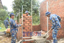 Mái ấm trách nhiệm và nghĩa tình từ những 'người thợ xây mặc áo lính biển'
