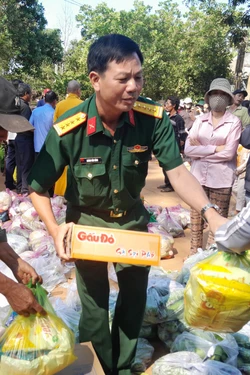 Sắc xuân trên vùng đất thắm đượm tình quân dân