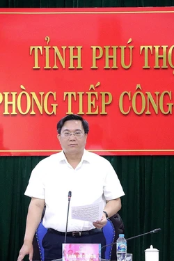 Lãnh đạo tỉnh Phú Thọ tiếp dân định kỳ trực tiếp kết hợp trực tuyến tại 3 địa bàn