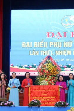 Hỗ trợ phụ nữ dân tộc thiểu số phát triển sản xuất, nâng cao thu nhập