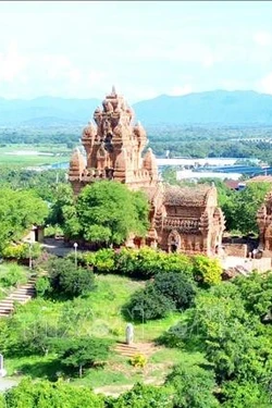 Đưa di sản văn hóa Chăm trở thành sản phẩm du lịch đặc trưng