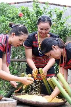 Tạo sức hấp dẫn riêng biệt, phát triển du lịch cộng đồng bền vững