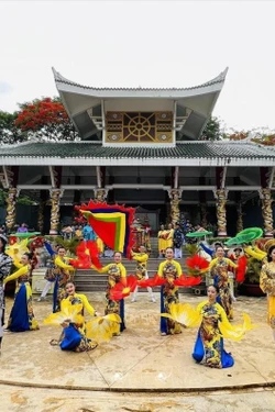 Về vùng cực nam Tổ Quốc thưởng thức 2 di sản văn hóa thế giới​