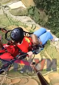 Bay trên mùa nước đổ Tú Lệ