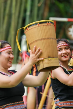 Tái hiện Lễ cúng giọt nước của đồng bào Ba Na