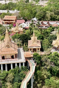 Vẻ đẹp thanh bình của chùa Tà Pạ giữa vùng Bảy Núi, An Giang