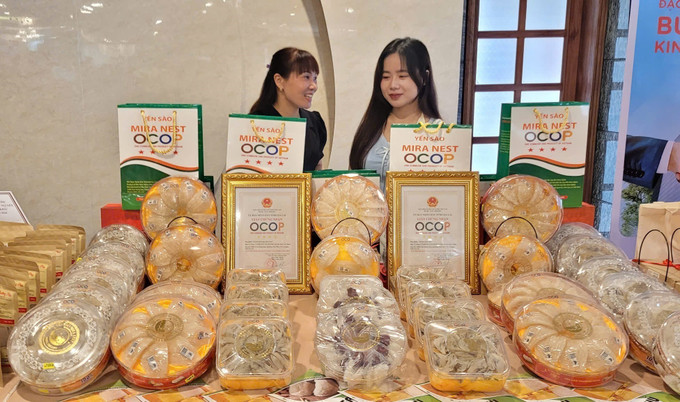 Sản phẩm Yến Sào Mira Nest OCOP 4 sao của Công ty TNHH MTV Sản xuất - Thương mại - Xuất nhập khẩu yến sào Wind Nest Alpha, xã Ayun Pa, tỉnh Gia Lai. Ảnh: Hoài Nam/TTXVN gia-lai3-2307.jpg