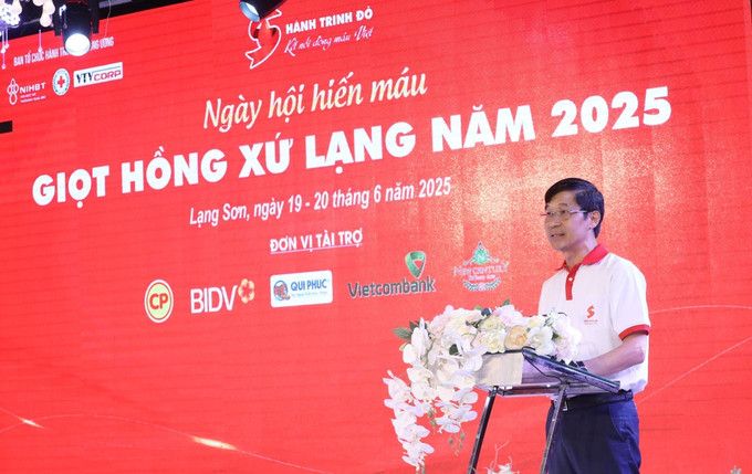 PGS.TS Trần Ngọc Quế, Giám đốc Trung tâm Máu quốc gia, Phó Trưởng Ban tổ chức Hành trình đỏ tỉnh Lạng Sơn phát biểu tại Chương trình. Ảnh: Anh Tuấn/TTXVN lang-son1-1906.jpg